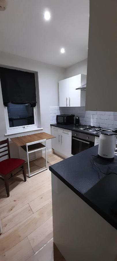 Comfy Fenia Stay London Exterior photo