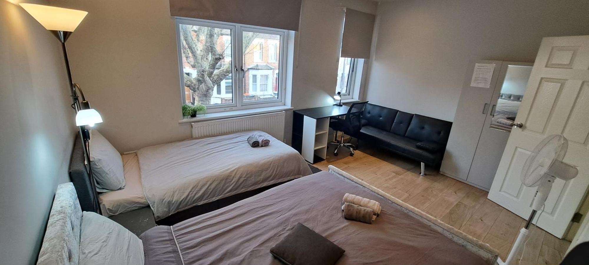 Comfy Fenia Stay London Exterior photo