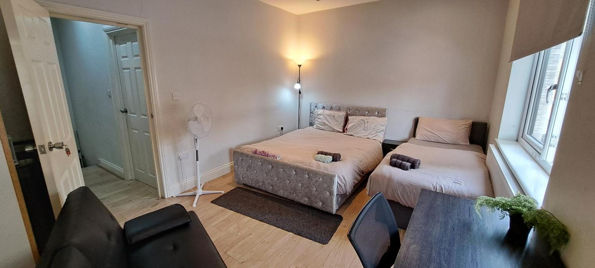 Comfy Fenia Stay London Room photo