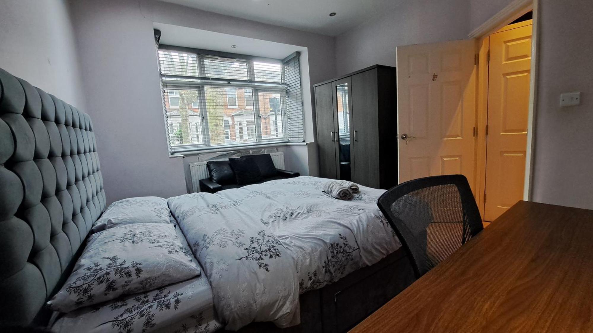 Comfy Fenia Stay London Exterior photo